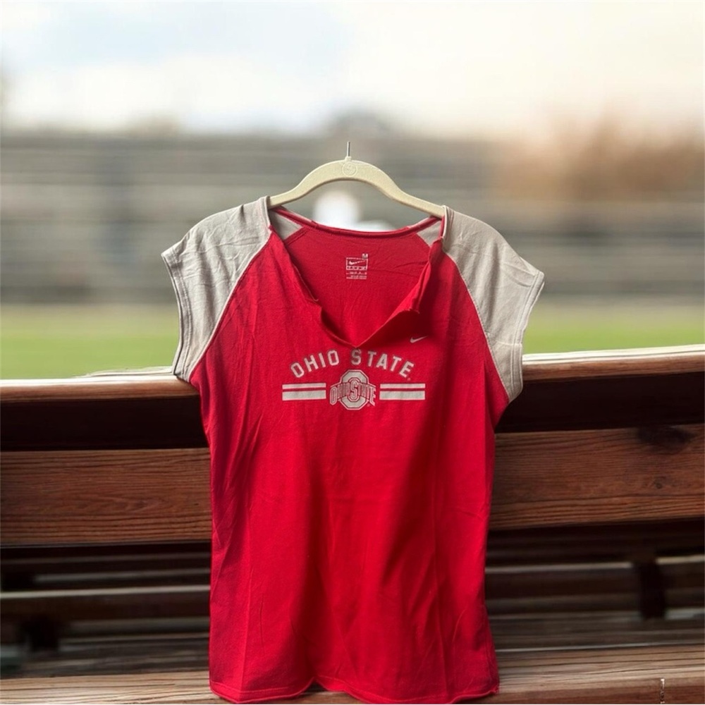 Nike Ohio State T-shirt Short Sleeves Football VNeck Women’s Medium